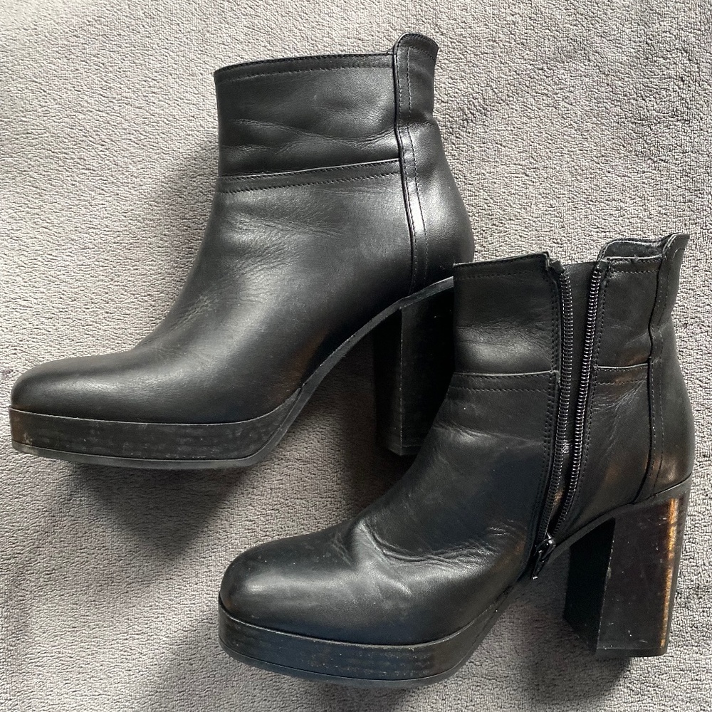 Coach and Four Leather Ankle Boots - Size 9.5